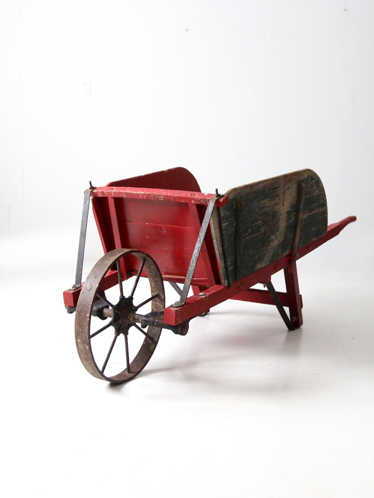 antique wooden wheelbarrow 86 Vintage