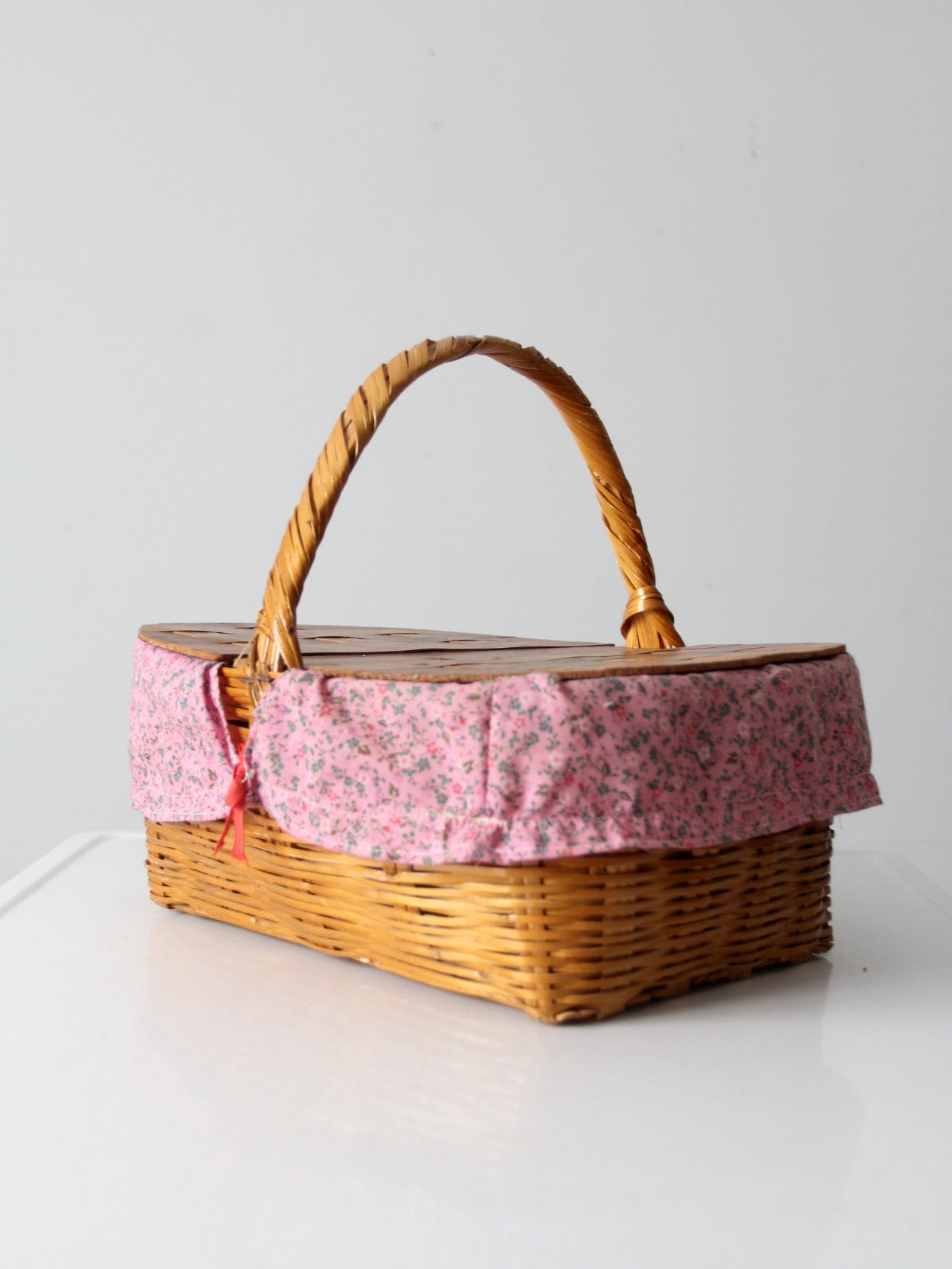 vintage picnic basket with removable floral – 86 Vintage