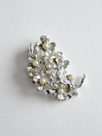 vintage 50s Usner costume jewelry brooch