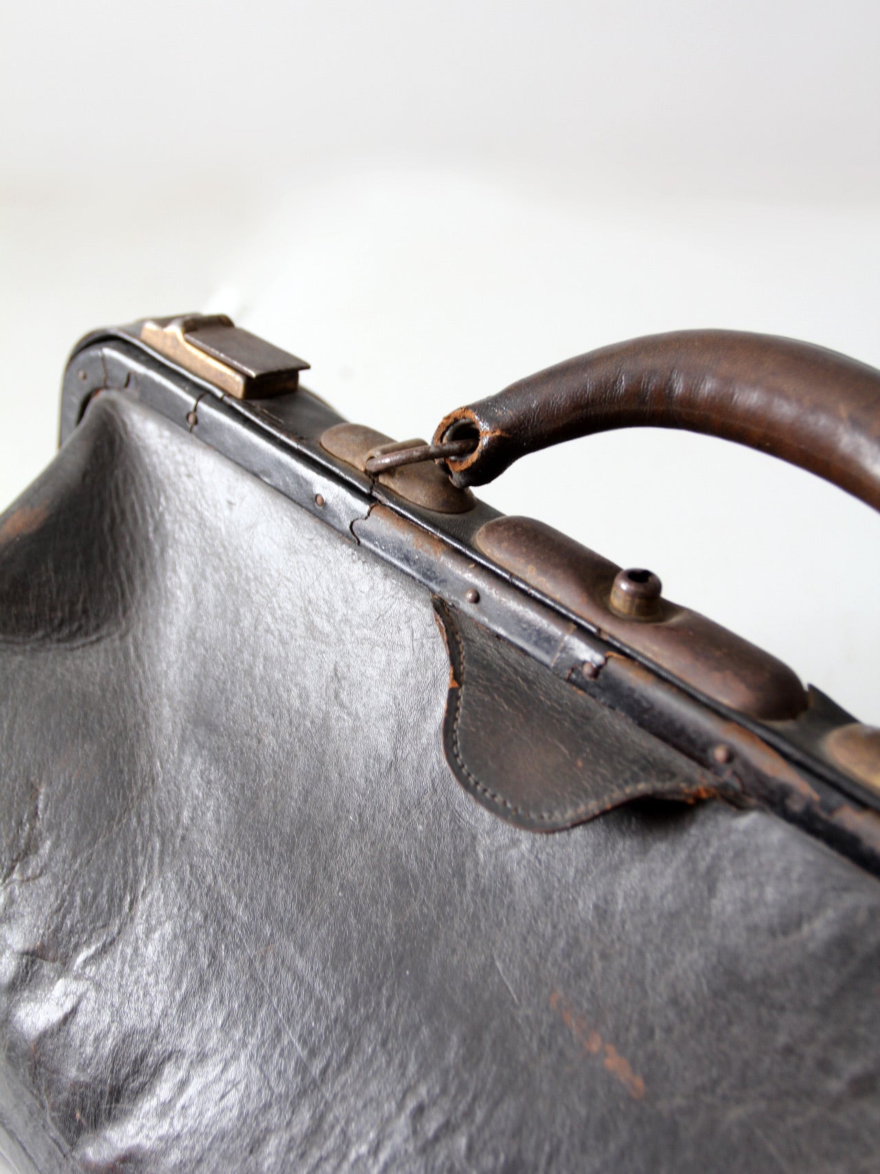 Antique doctor bag hot sale