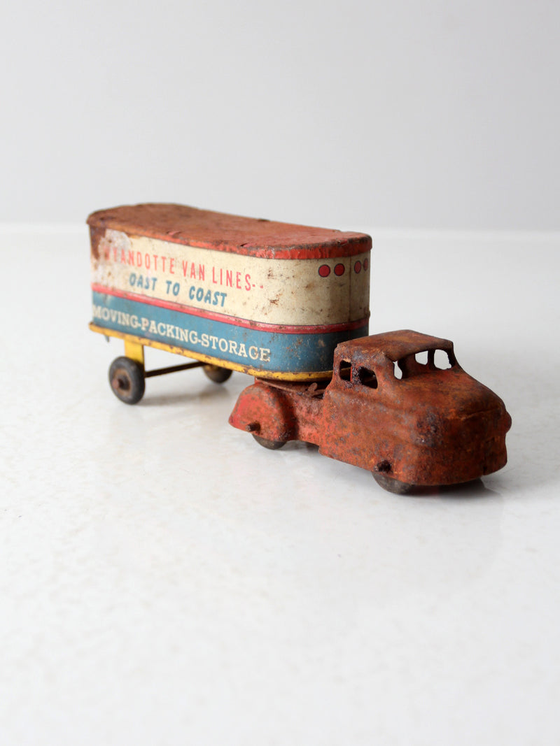 vintage 1940s-1950s Wyandotte metal toy trailer and cab