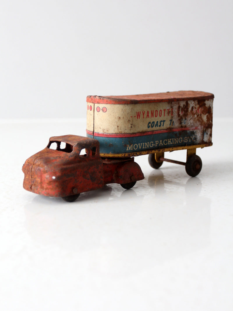 vintage 1940s-1950s Wyandotte metal toy trailer and cab