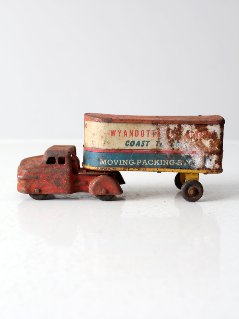 vintage 1940s-1950s Wyandotte metal toy trailer and cab