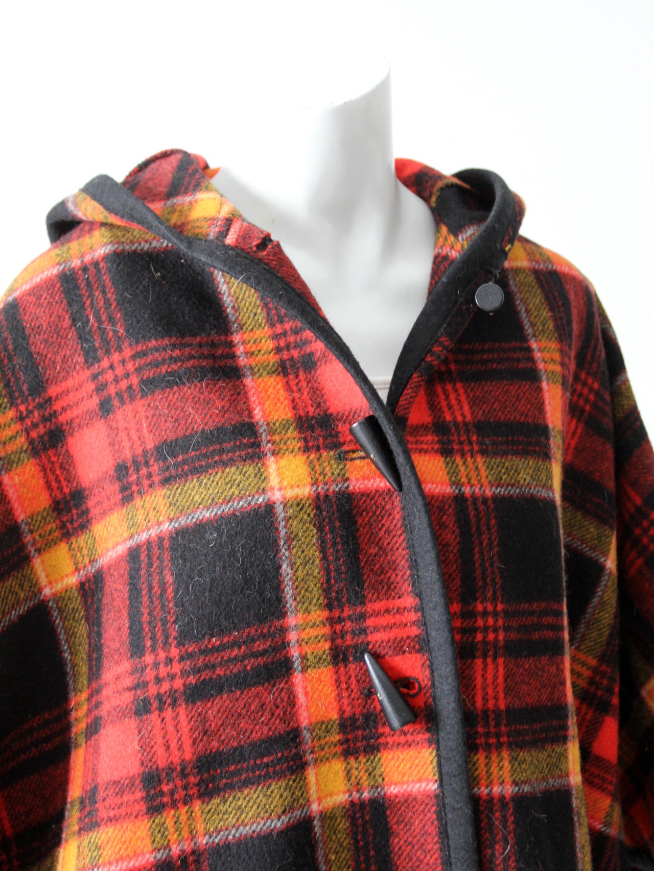 Vintage shops Pendelton Knockabouts 100% Red Tartan Plaid Wool Poncho Cape