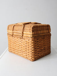 vintage woven picnic basket