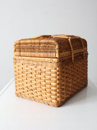 vintage woven picnic basket