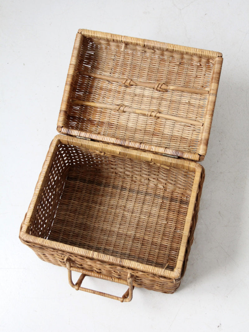 vintage woven picnic basket