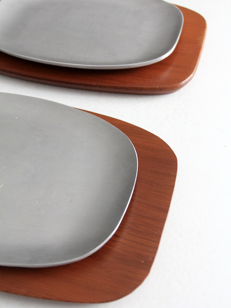 mid century sizzler plates pair