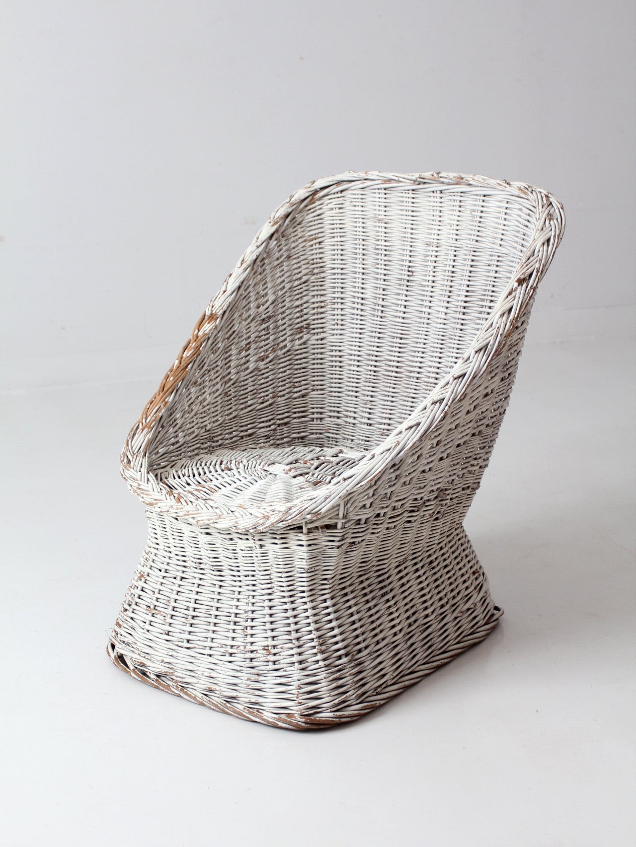 vintage white wicker bucket chair 86 Vintage