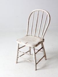 antique white spindle back chair