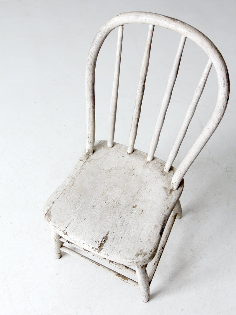 antique white spindle back chair