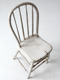 antique white spindle back chair