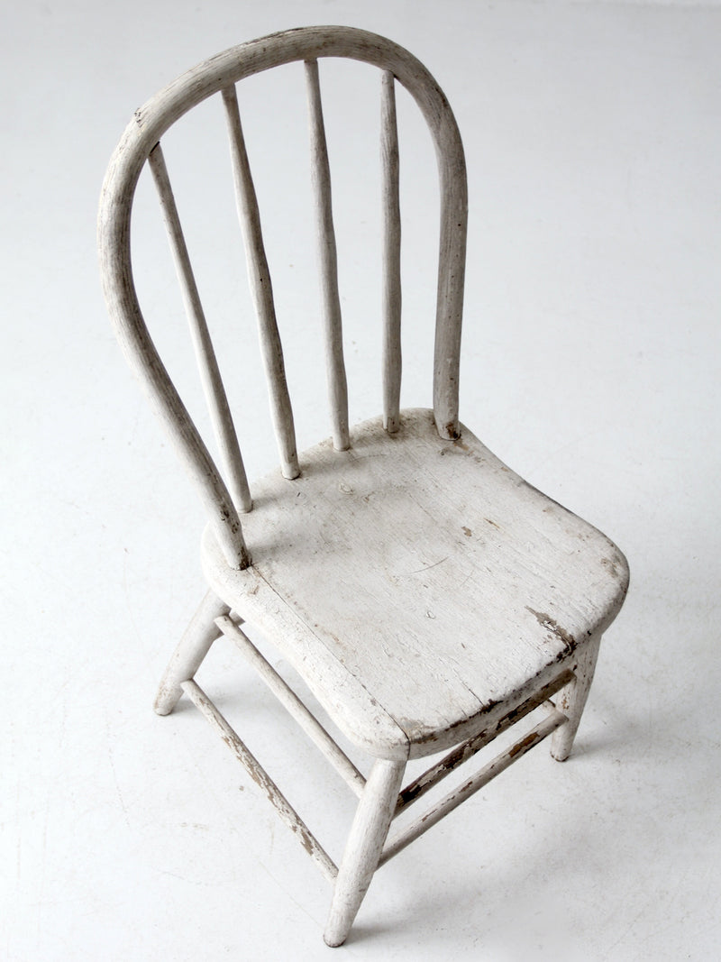 antique white spindle back chair