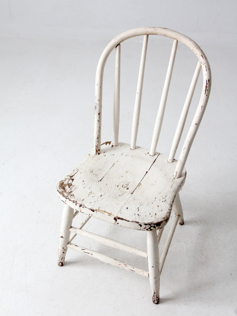 antique white spindle back chair