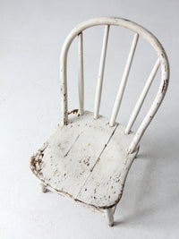 antique white spindle back chair