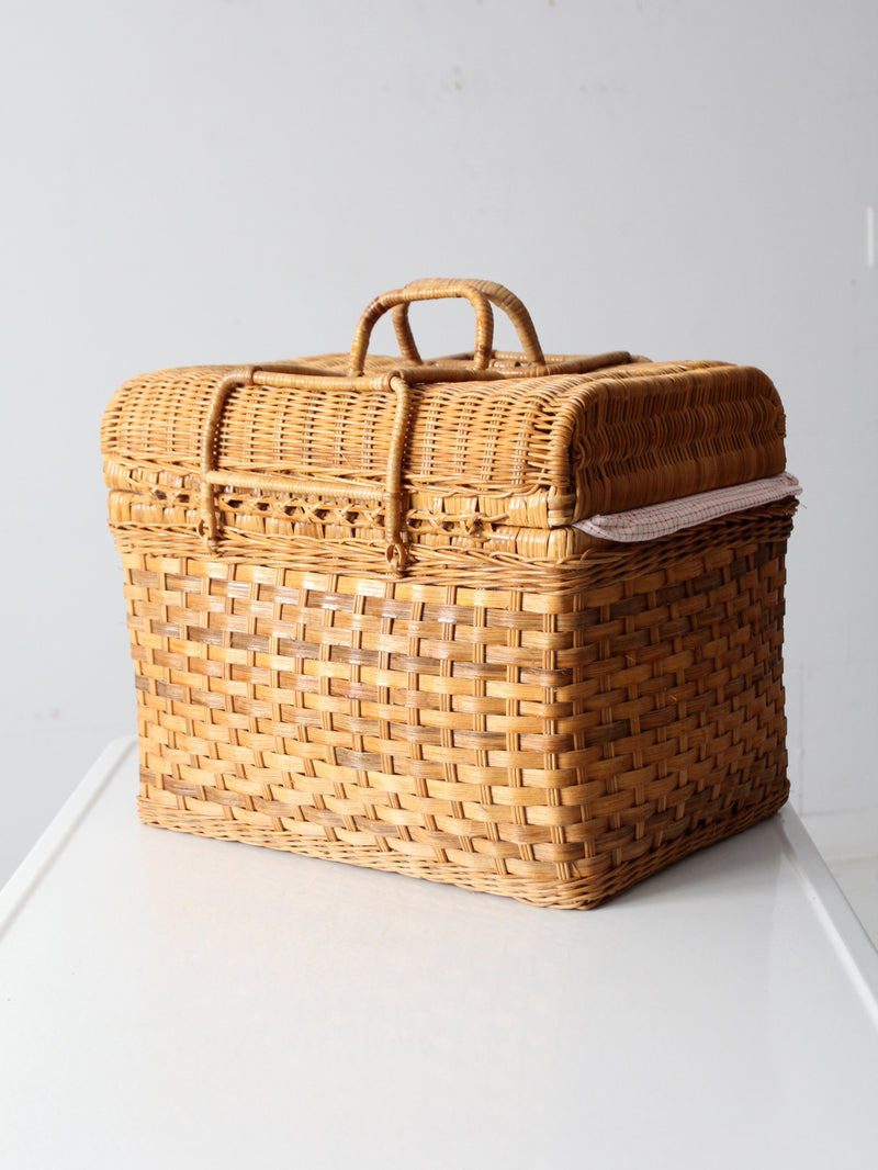 vintage woven picnic basket with lining