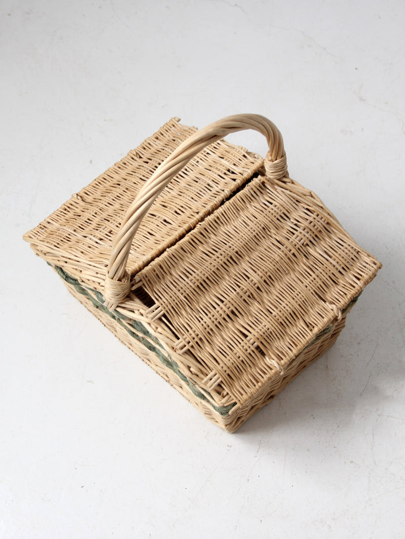 vintage wicker picnic basket