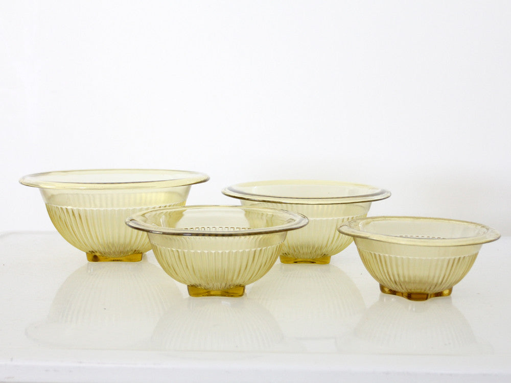 Federal Glass Co. mixing bowl set of 4 amber glass bowls circa 1930