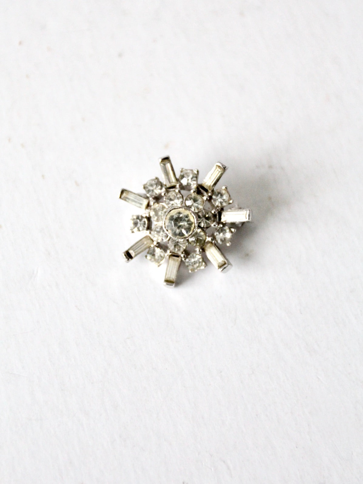 Jewelry – tagged brooch – 86 Vintage