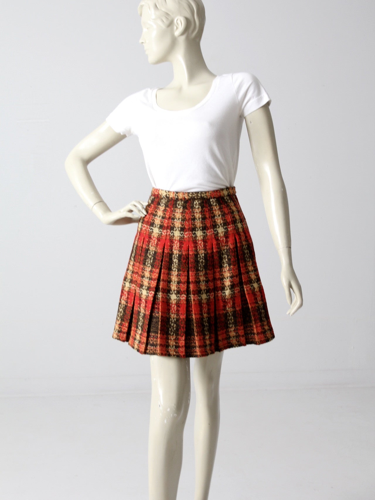 Pleated plaid mini 2025 skirt 1960s photos