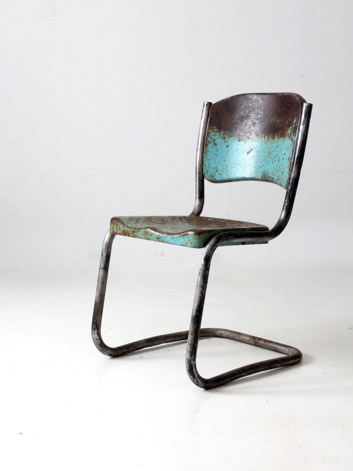 Vintage metal stacking online chairs