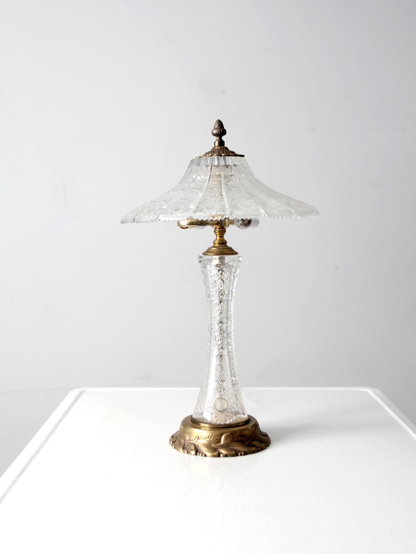 Antique cut crystal table hot sale lamps