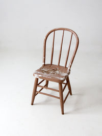 vintage spindle back Windsor chair