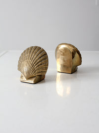 Pair of Vintage Brass Clam Shell Bookends Hollywood Regency Scallop  Seashell Nautical Decor Bookshelf Decor Gift for Book Lovers 