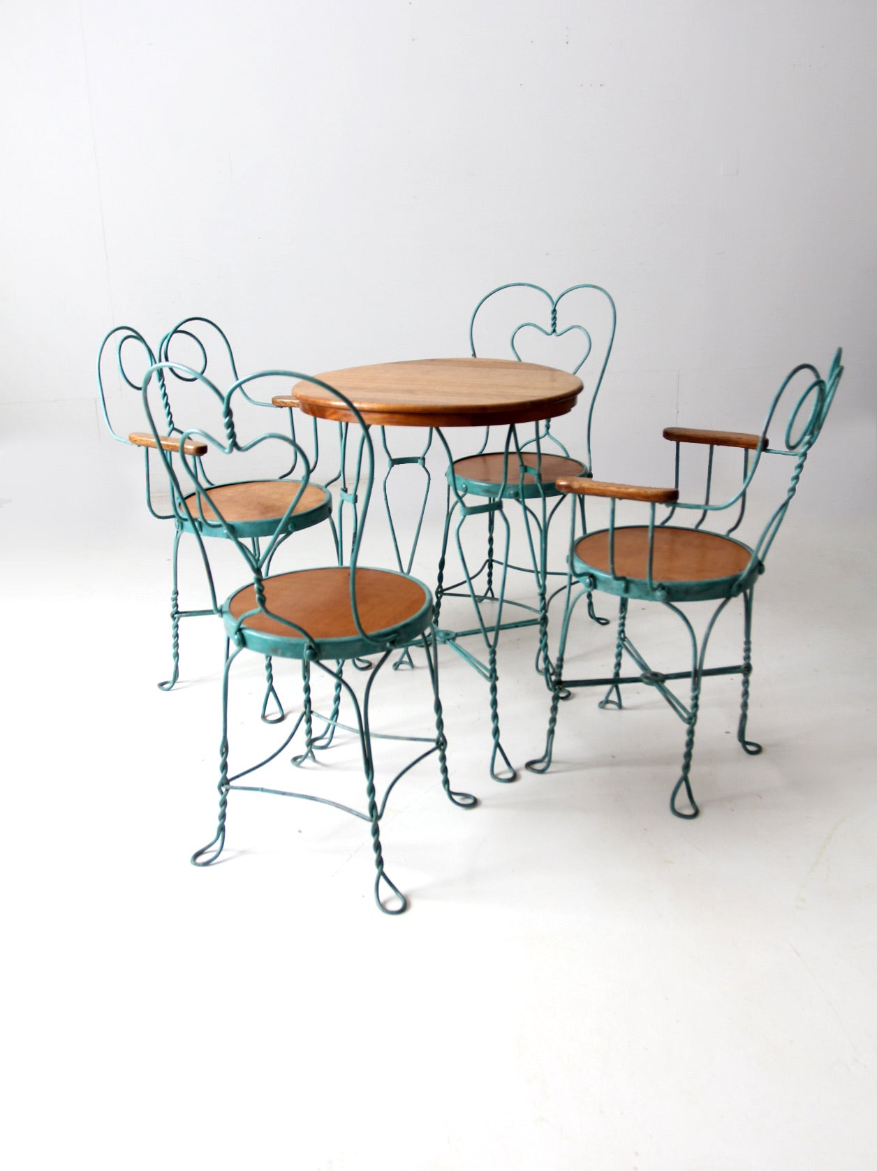 Ice cream parlor table and chairs hot sale