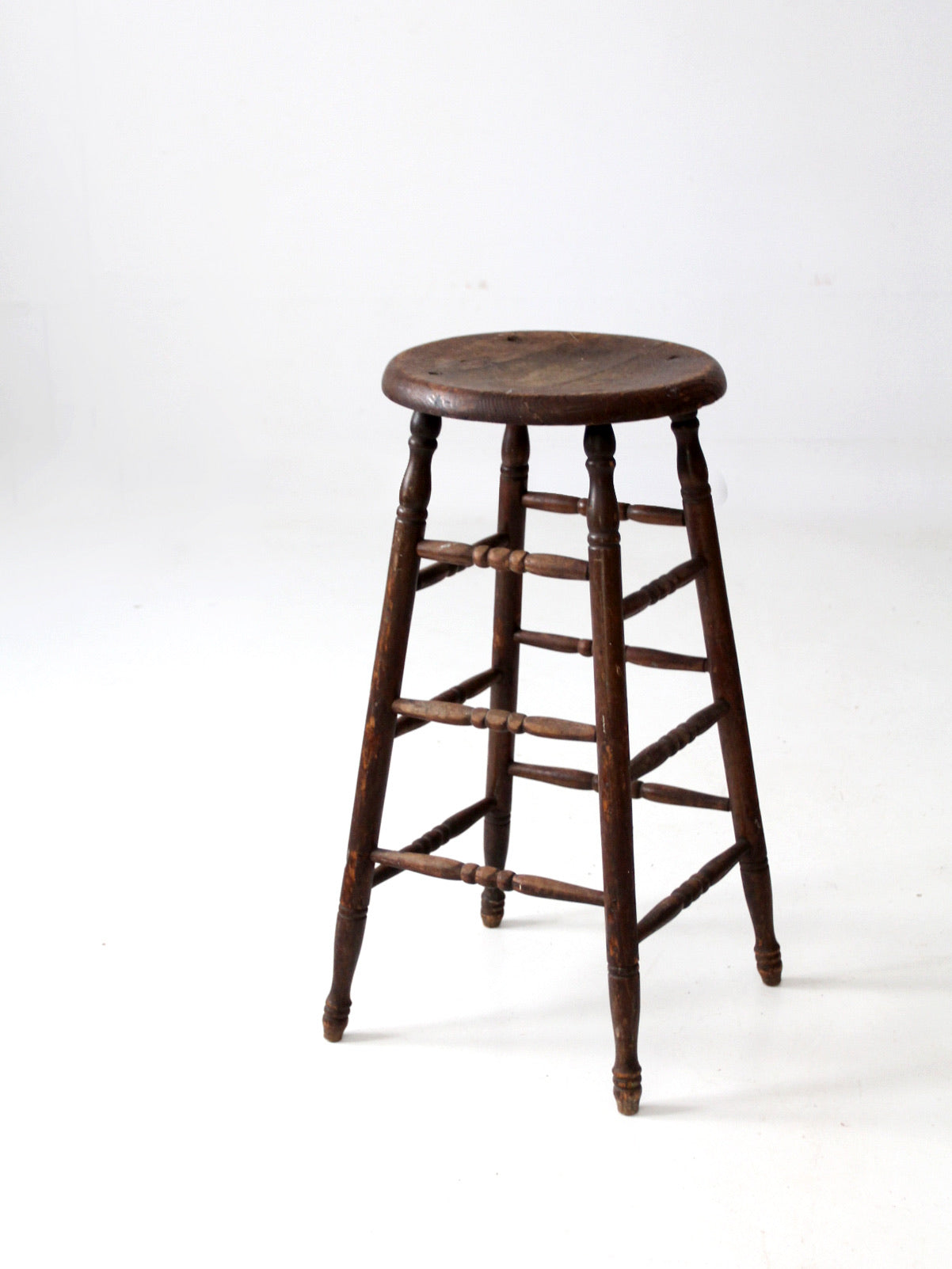 Turned leg counter outlet stool