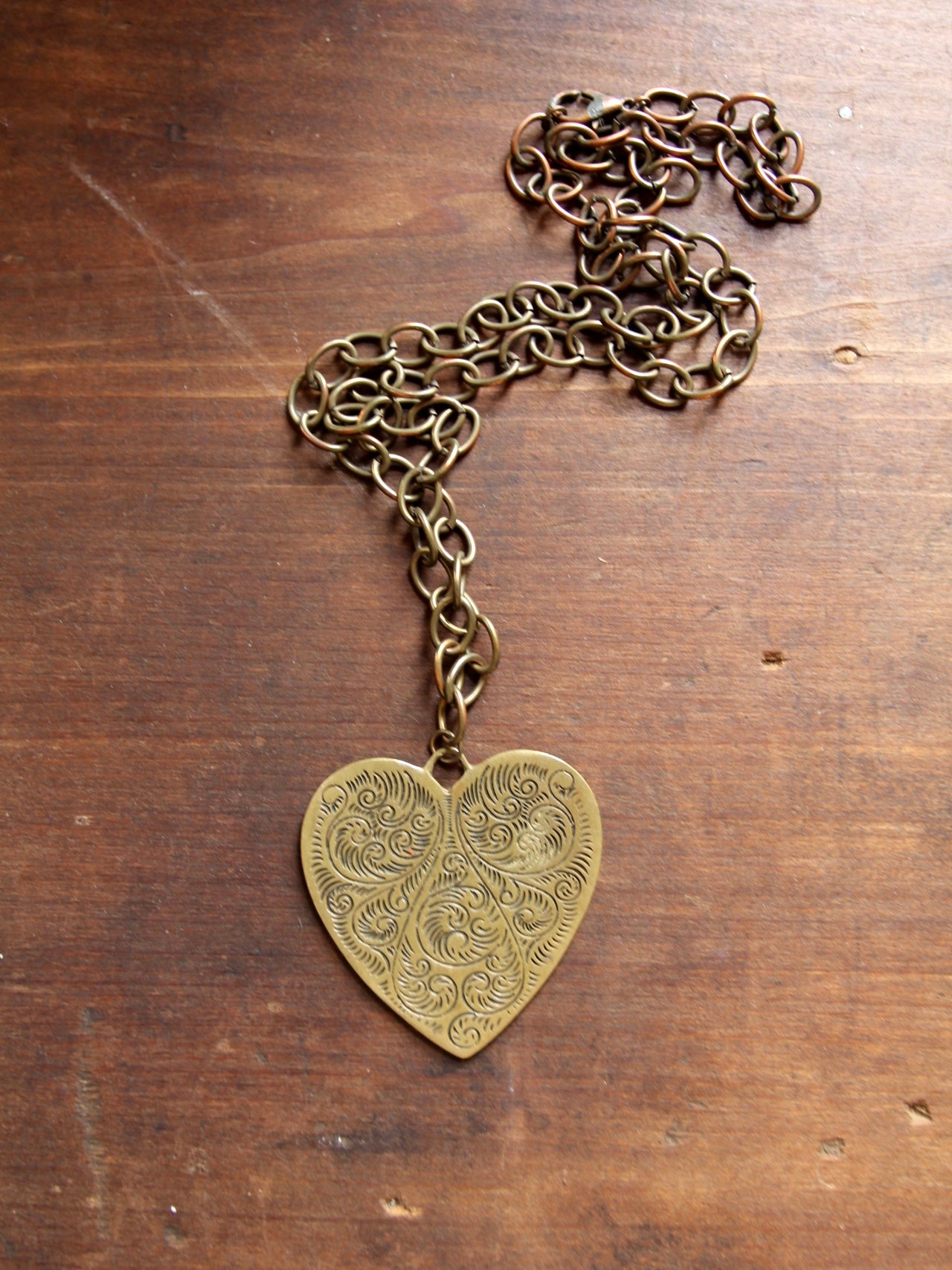 Vintage gold clearance heart necklace